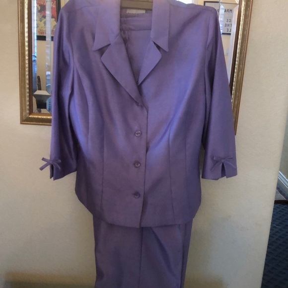 HalMode Petities Dresses & Skirts - Lavender Poly Silk Jacket/Pants